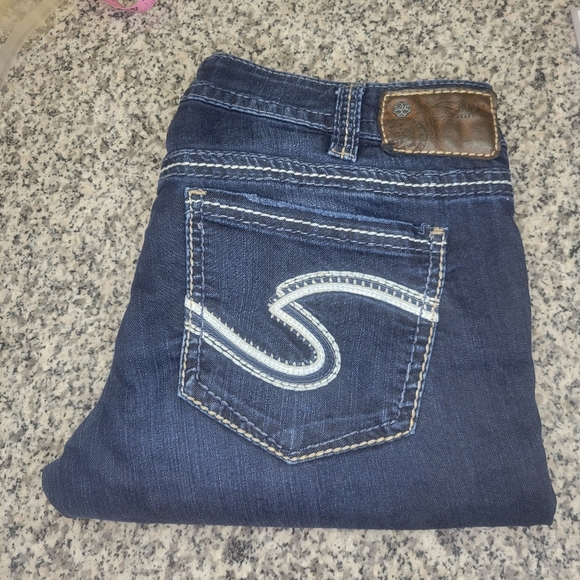 Silver Jeans - Picture 1 of 6